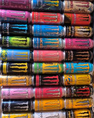 Collezione di 42 lattine di Monster Energy