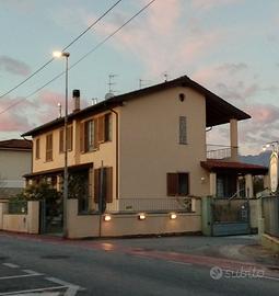 Villetta Bifamiliare a Lido Camaiore