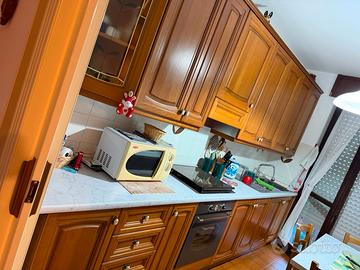 Cucina completa, poltrone