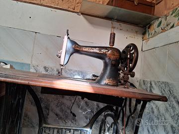 macchina da cucire Singer antica.