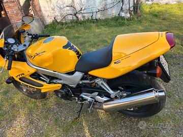 Honda VTR 1000 Firestorm