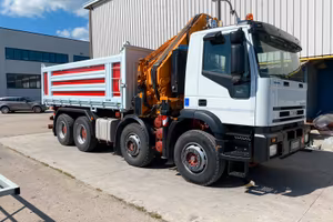 IVECO EUROTRAKKER 410E44H CON GRU E RIBALTABILE