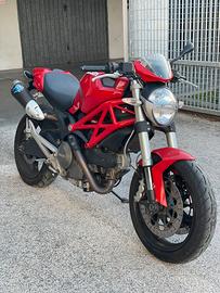 Ducati Monster 696