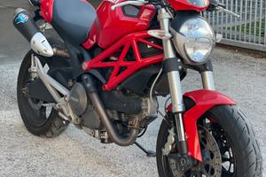 Ducati Monster 696
