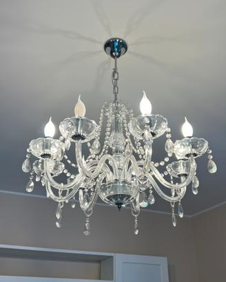 Lampadario trasparente stile barocco