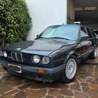 BMW e30 Touring 320i 