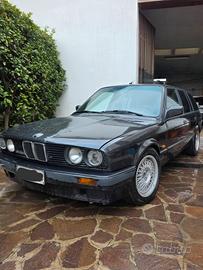 BMW e30 Touring 320i 