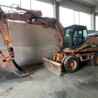 Escavatore Case wx165 targato