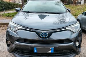 TOYOTA RAV4 IBRIDA