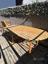 2 tavoli da giardino 1 gazzebo 1 ombrellone
