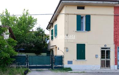 Porzione di casa a Sant'Agata Bolognese 4 locali
