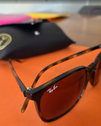 Occhiali da sole Ray-Ban RB4387