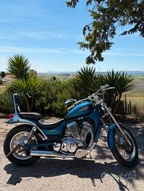 Suzuki Intruder vs 600