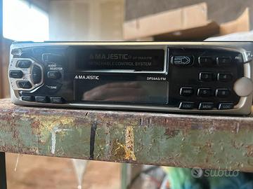 Due AUTORADIO vintage Majestic e Clarion