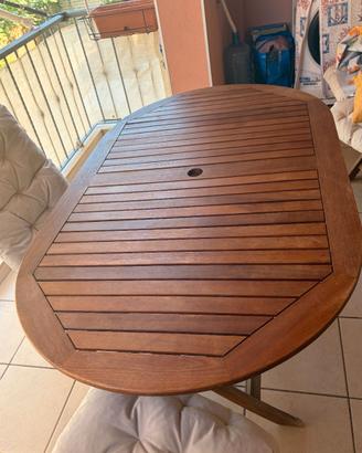 Tavolo ovale in legno e 4 sedie