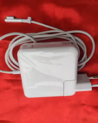 caricatore per computer macbook