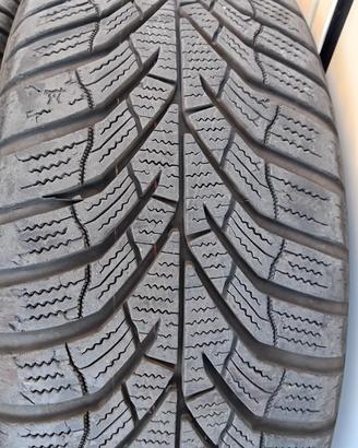 Pneumatici kumho 185 60 r15 70% battistrada 