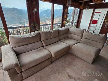 Divano ad angolo con relax