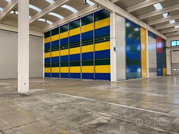 Immobile di 2730 m² con 1 locale a Nola