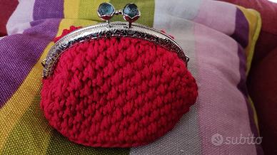 Pochette rossa fatta a mano 