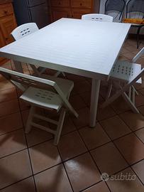 Tavolo GrandSoleil e 4 sedie