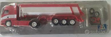 Modellino Italeri Fabbri camion rosso e bianco