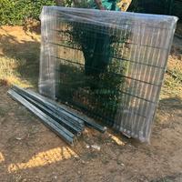 Rete rigida con pali quadrati. Nuovi da utilizzare