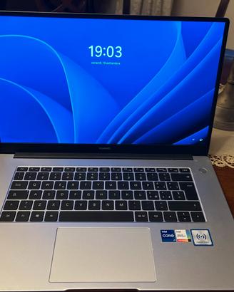 Laptop huawei D15 con custodia/borsa e caricatore