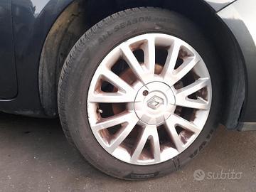 FUSELLO RUOTA ANT. DX. RENAULT CLIO «III» (2006)