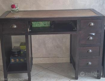 Scrittoio -Scrivania