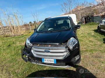 Kuga incidentata 1.5 diesel automatica