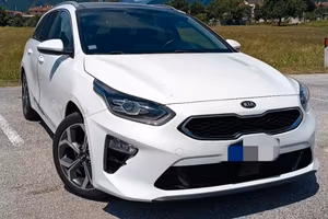Kia Ceed 1.6 station wagon tenuta benissimo 