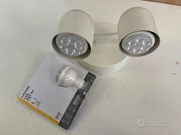 coppia di faretti con lampadine led