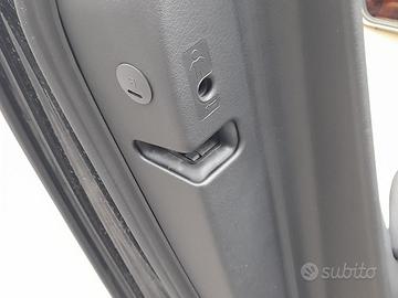 SERRATURA PORTA POST. SX. AUDI A6 «4F2» (2005)