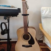 chitarra acustica Yamaha 