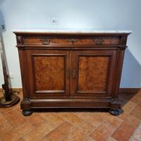 Cassettone comò in legno e marmo.