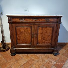 Cassettone comò in legno e marmo.