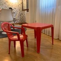 Tavolino da gioco per bambini con seggiolina