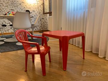 Tavolino da gioco per bambini con seggiolina