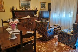 Vicchio 5 vani servizio balcone ripostiglio p auto