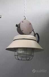LAMPADA INDUSTRIALE RESTAURATA FUNZIONANTE