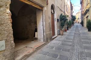 Magazzino + cantina centro storico