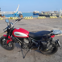 Moto Ducati scrambler