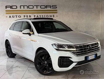 Volkswagen Touareg R-line+Tetto+Pelle+4sterzanti