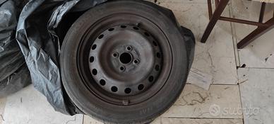 4 Cerchi in ferro da 15 pollici per toyota yaris