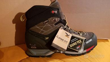 Scarponi Trekking Salewa 46 pelle e Goretex NUOVO