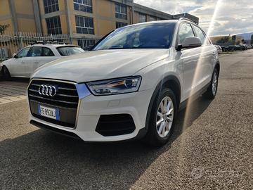 Audi Q3 2.0 TDI 120 CV Business