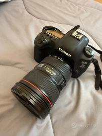 Canon 5D Mark IV con Lente 24-70mm f/2.8 – Perfet