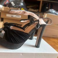 Sandali neri con plateau e tacco alto