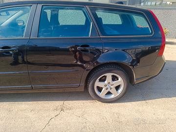 VOLVO V 50